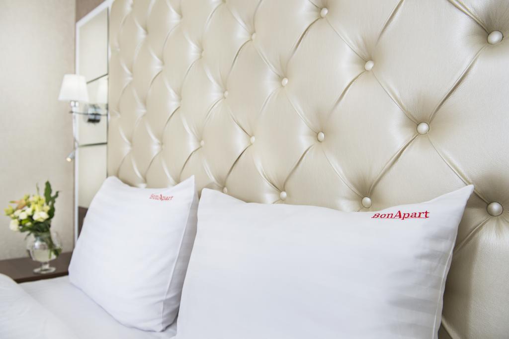 Bonapart Hotel By Uhm Κίεβο Εξωτερικό φωτογραφία