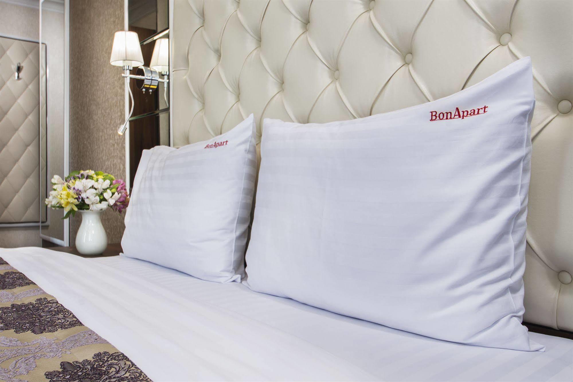 Bonapart Hotel By Uhm Κίεβο Εξωτερικό φωτογραφία