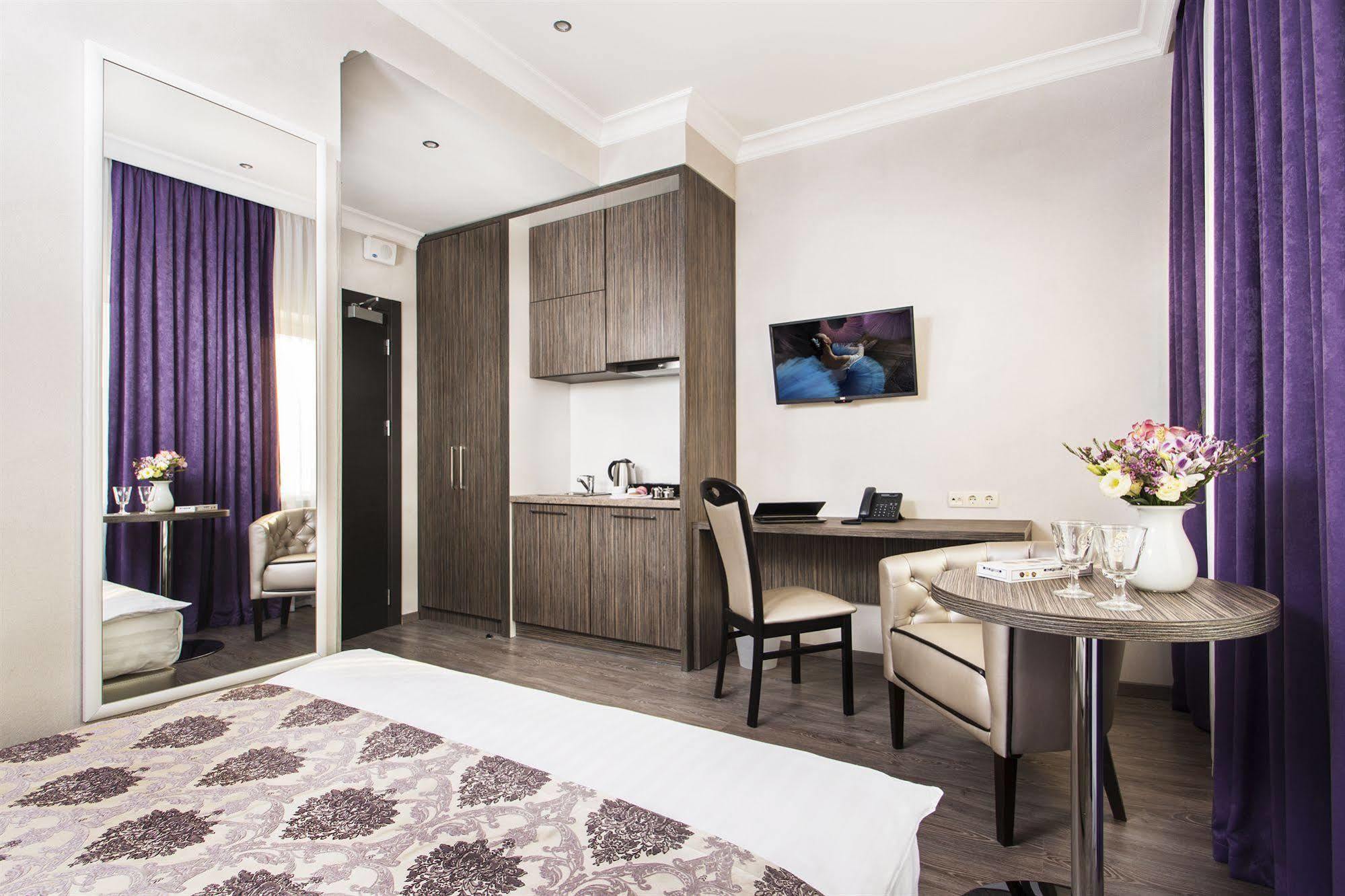 Bonapart Hotel By Uhm Κίεβο Εξωτερικό φωτογραφία