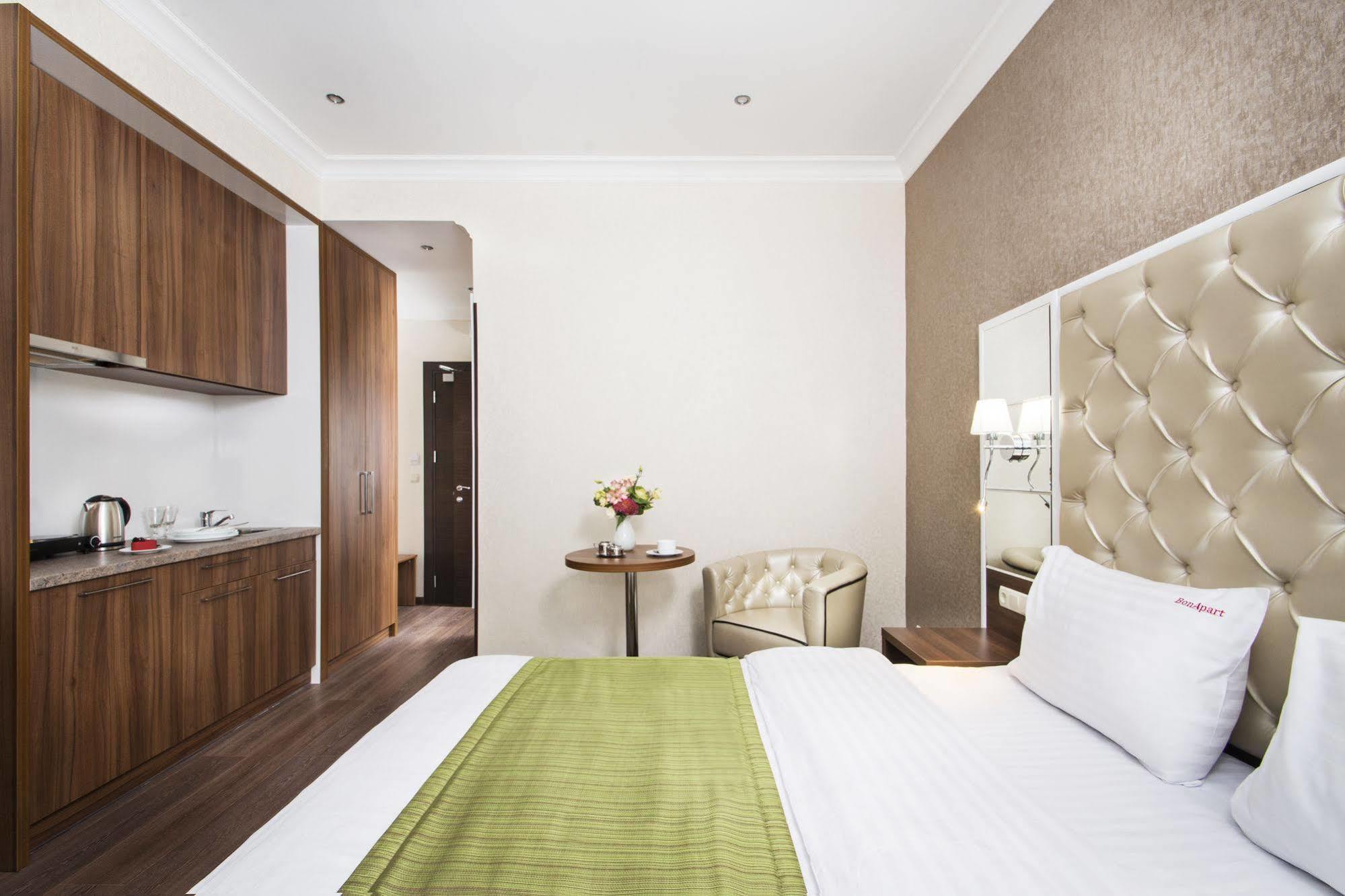 Bonapart Hotel By Uhm Κίεβο Εξωτερικό φωτογραφία