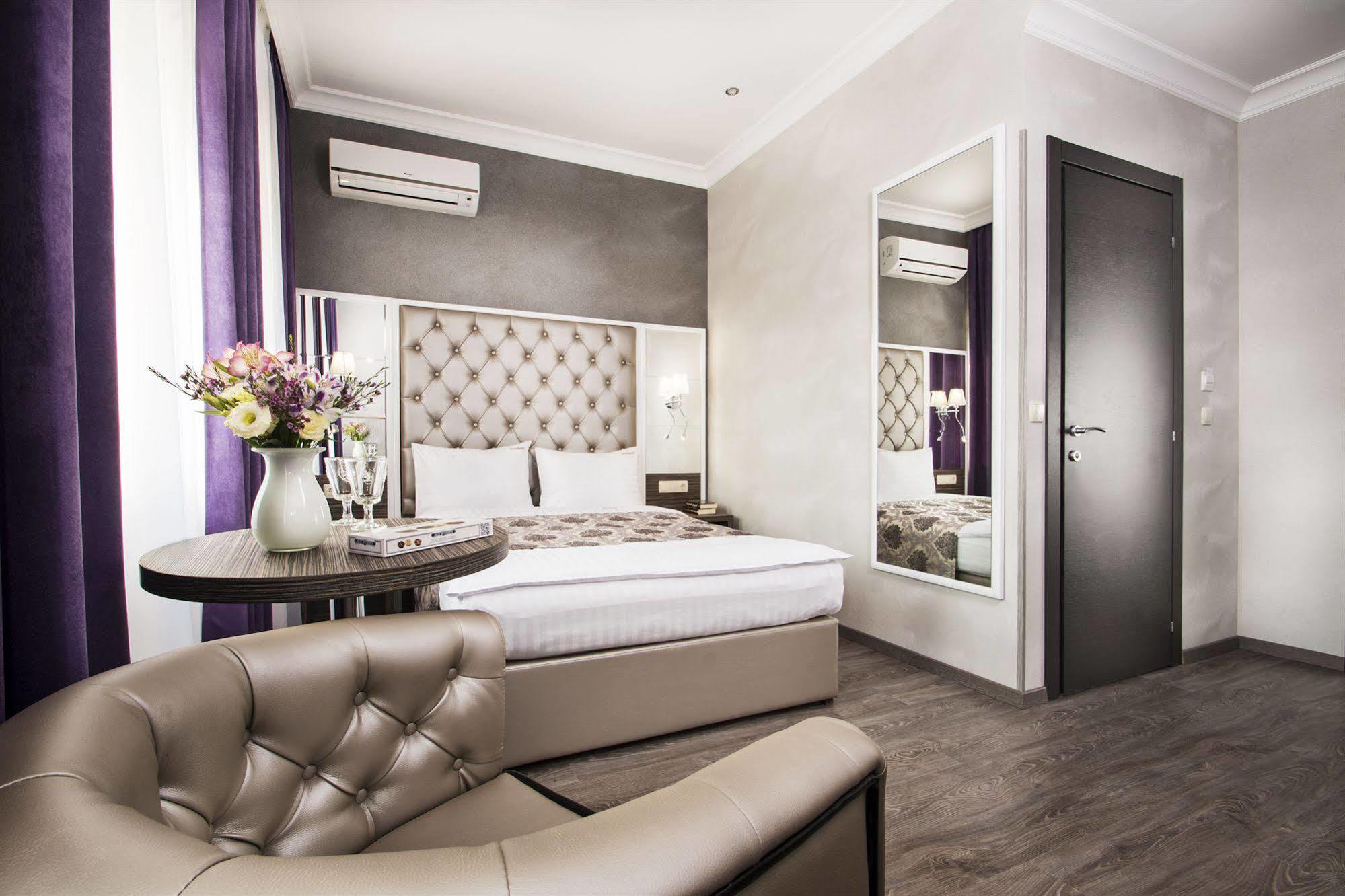 Bonapart Hotel By Uhm Κίεβο Εξωτερικό φωτογραφία