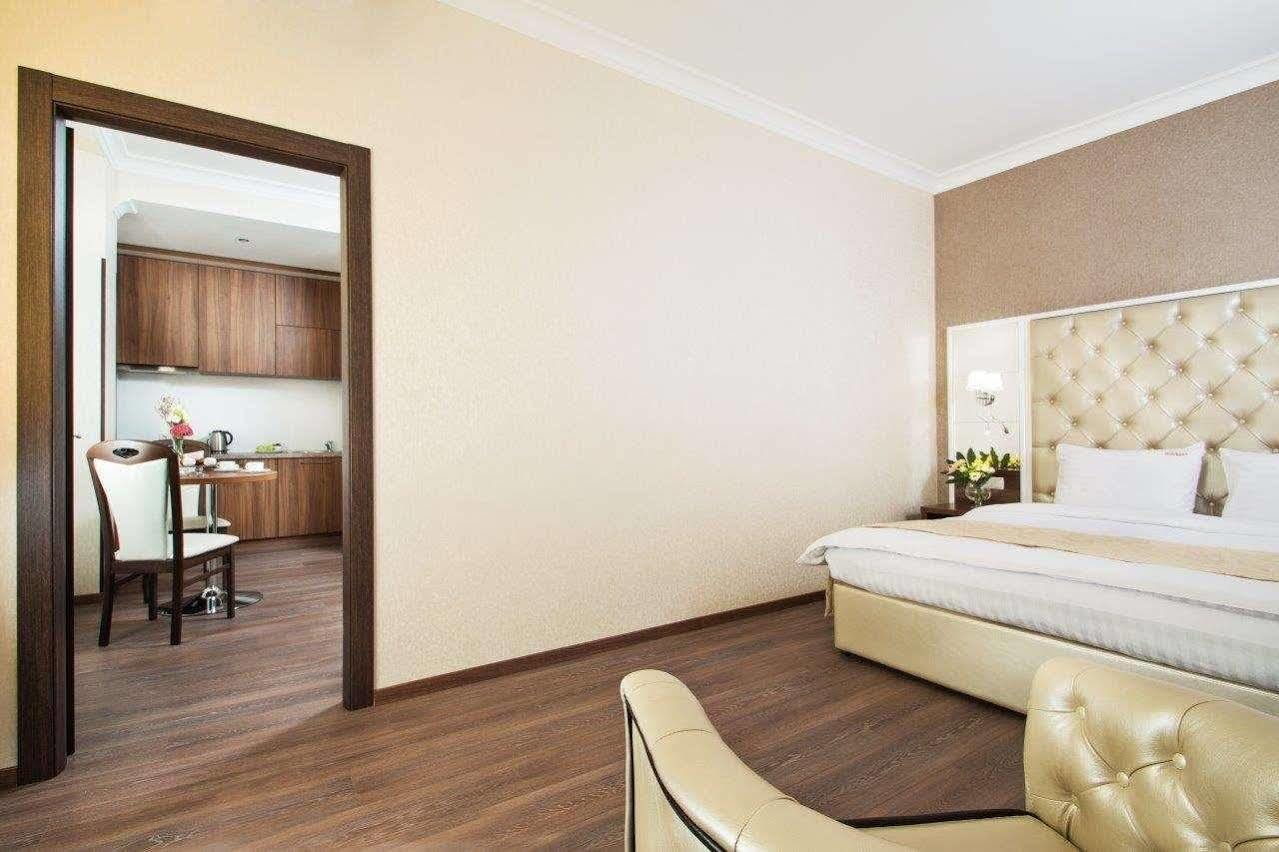 Bonapart Hotel By Uhm Κίεβο Εξωτερικό φωτογραφία
